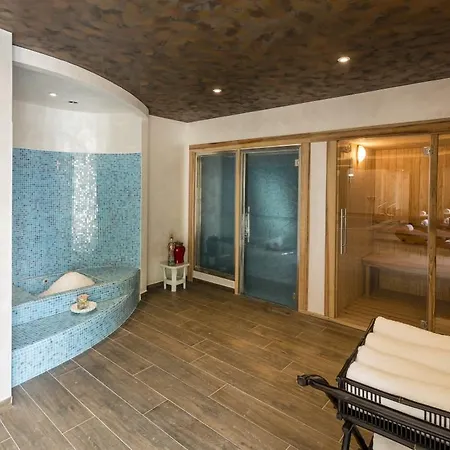 Chateau De - Relais & Chateaux 5*