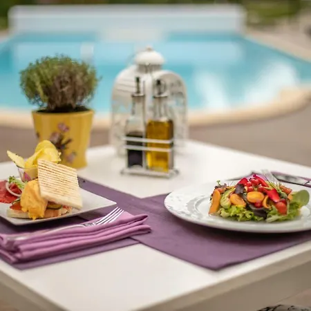 Chateau De - Relais & Chateaux Hotel