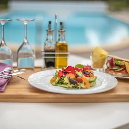Hotel Chateau De - Relais & Chateaux 5*